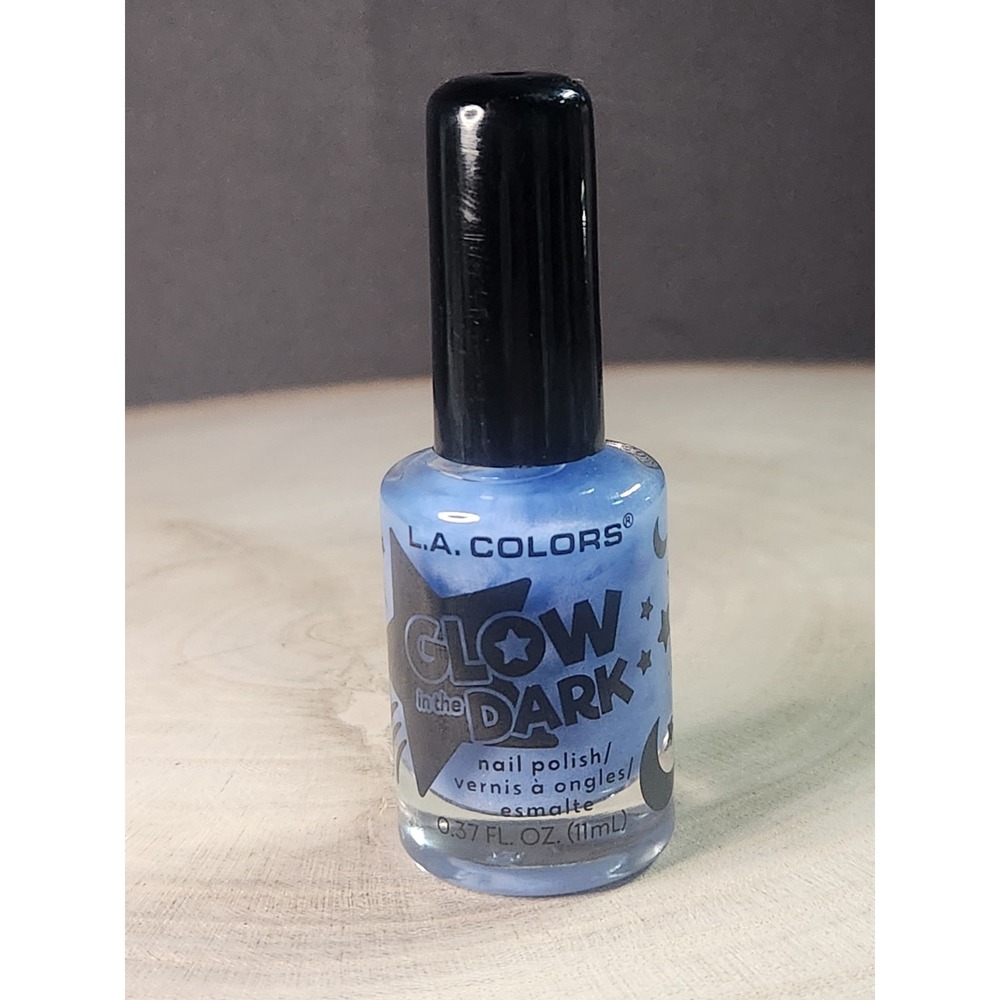 L.A. Colors "Creature" Medium Blue‎ *Glow In The Dark* Nail Polish, Brand New